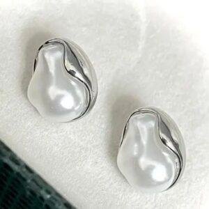 Pearl Earring